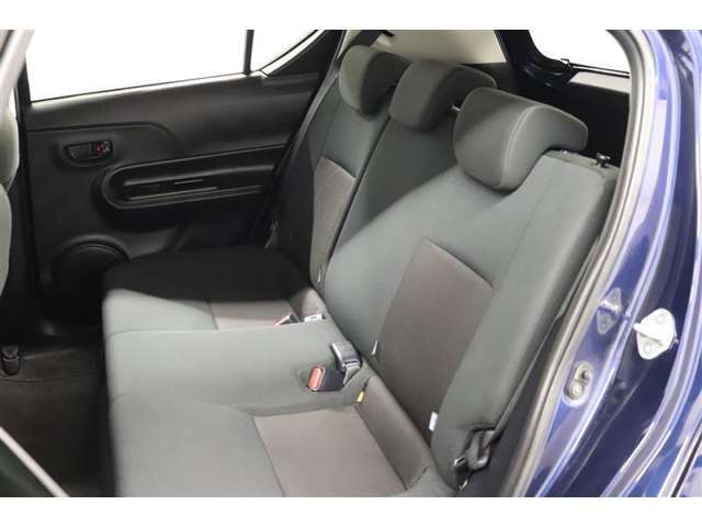 リヤシートを前倒しすると更なるスペースを確保できます！