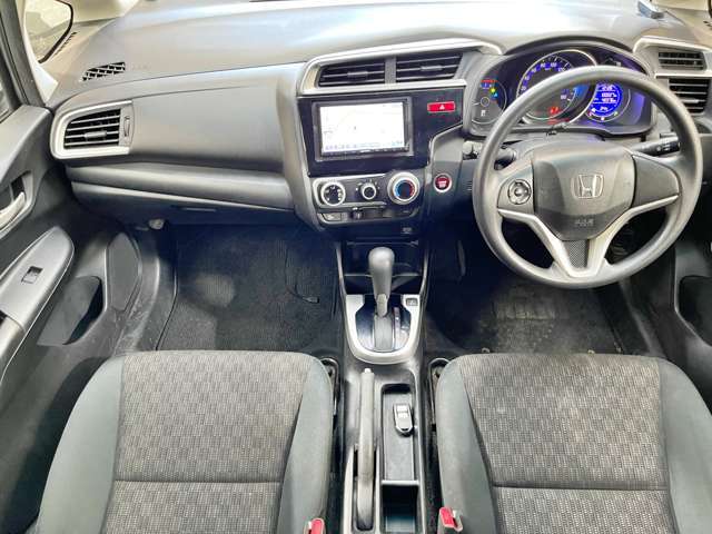 公的機関（財）日本自動車査定協会の基準を採用。「走行距離管理システム」で距離の不正チェック済みです。品質に自信があるから保証付き！