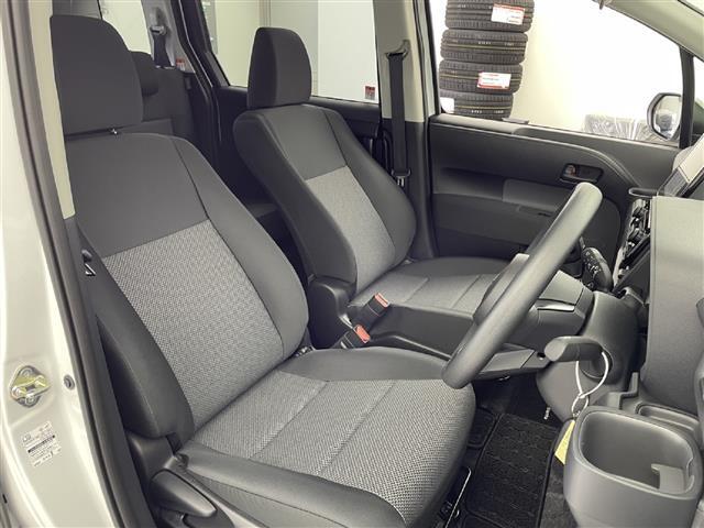 【運転席】座り心地が良いシートなので長時間の運転でも快適にお過ごしいただけます。新品のフロアマットのご注文も可能です。掲載箇所以外にご希望の写真がございましたらお気軽にお問い合わせ下さい。