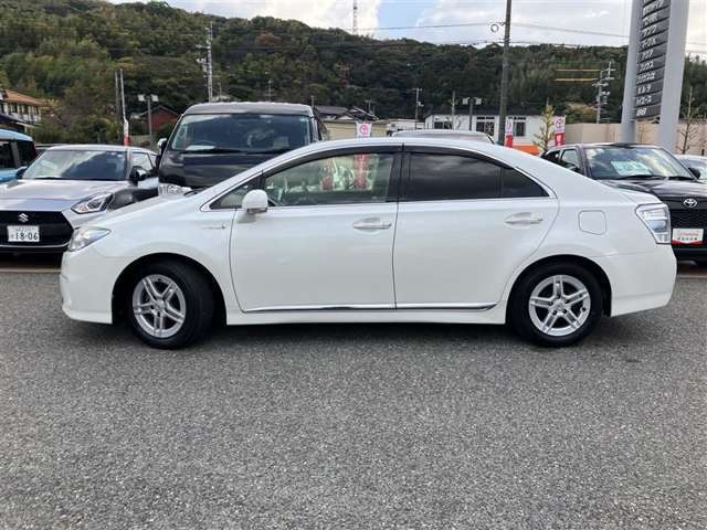 トヨタ車に限らず、全車種にロングラン保証が付いております。走行距離無制限なので、安心しておのり頂けます。