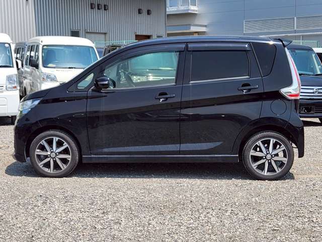 ★画像や動画を見ただけでお車の検討を進める事に抵抗がある方でも気軽に利用できるオンライン商談ならお車の検討はもちろん営業担当や店舗の様子も生中継でご覧いただけますので安心してお車をご検討頂けます。
