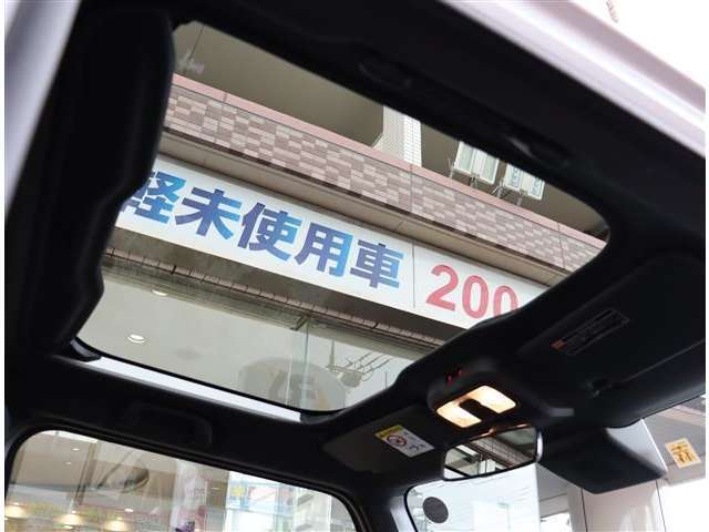 【車屋】として、長く車業界に従事した経験豊富なスタッフが多数在籍しております。