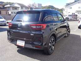 ロングラン保証1年付きです。保証距離は走行距離無制限となっております（プラスでの延長保証もございますがその場合は有料となっております。詳しくはスタッフまでお尋ねください。）