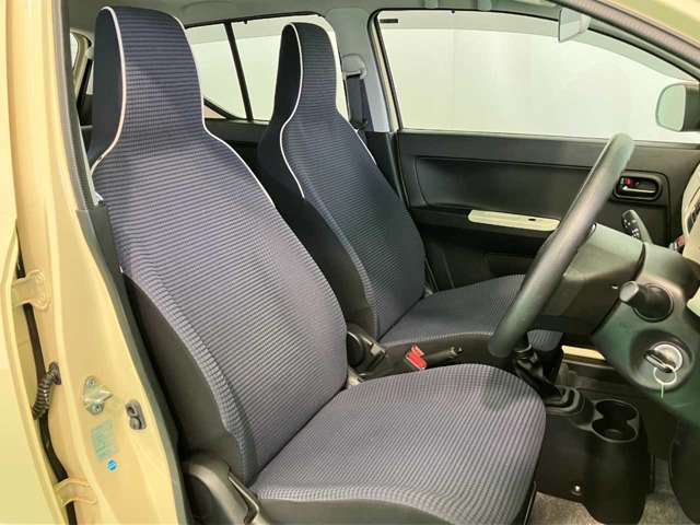 【フロントシート】運転席は必ず使用する部分ですので、座り心地が重要です★ぜひ一度ご体感下さい★