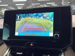 【バックカメラ】駐車時に後方がリアルタイム映像で確認できます。大型商業施設や立体駐車場での駐車時や、夜間のバック時に大活躍！運転スキルに関わらず、今や必須となった装備のひとつです！