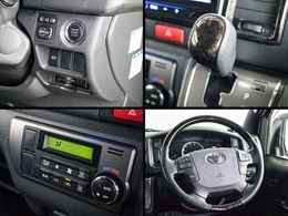 ステアリングやシフトノブ、インテリアパネルがダークプライムIIならではのマホガニー調黒木目になってます！