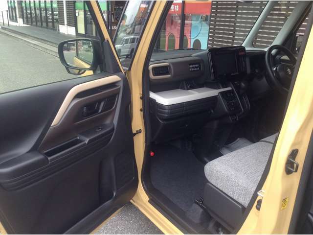 ケイカフェはご契約から最短で3日後には納車が可能です。届出済未使用車販売ならではの強みですので、お急ぎのお客様は、お気軽にご相談下さいませ！
