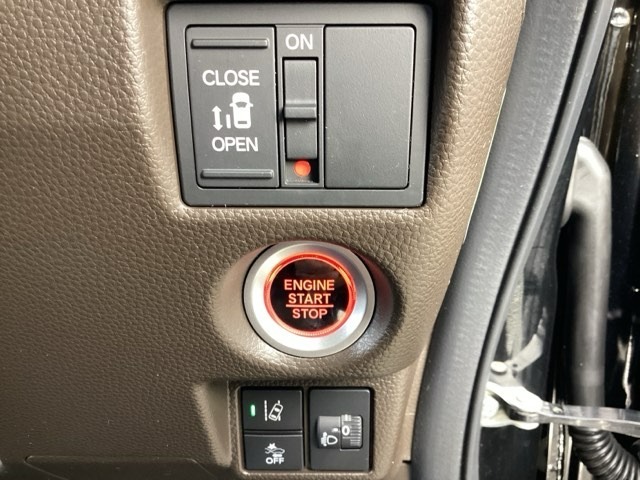 この度は、当店のお車をご覧いただきまして誠にありがとうございます！ご相談はこちらまで→【TEL0598-29-5111】お気軽に問合せください♪