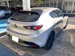 ネット掲載車両につき、「メール」よりお問い合わせを頂きました方を優先して案内しております。売約済みや移動となっている場合もございます、まずは「電話」でなく「お問い合わせボタン」よりお問い合わせください