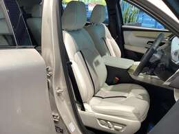 人間に合わせてクルマの設計を変えており、さらに体格や目線の違いに関わらず、多くの人が適したドライビングポジションを確保できるように、シートやステアリングの前後・上下の調整範囲を決定しています♪