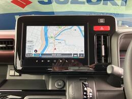 メーカー装着の9インチHDディスプレイナビを採用！大画面で高精細な液晶を採用しているので地図なども見やすく表示もキレイ！