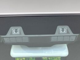 【スズキ　セーフティサポート】走行中に前方の車両等を認識し、衝突しそうな時は警報とブレーキで衝突回避と被害軽減をアシスト。より安全にドライブをお楽しみいただけます。