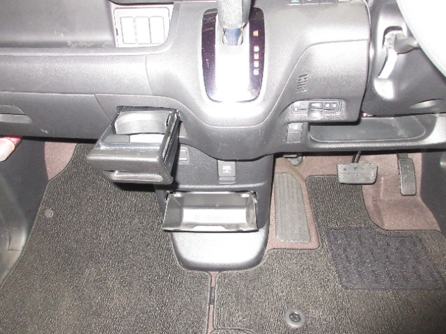 車内もクリーニング済みです。