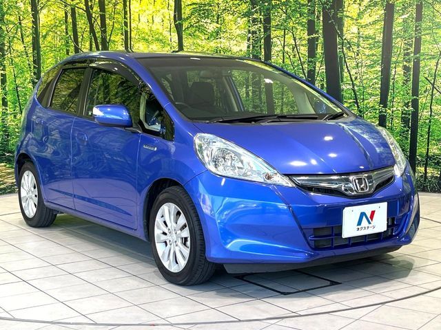 大好評のボディコーティング「弾スプラッシュコート」もご納車までに施工可能。通常のガラスコートと異なる、耐久年数6年の無機質ガラスコーティングが、ボディをキレイな状態に保ってくれます。