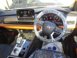 マイパイロット・コーナーセンサー・BSM・革シート・シートマッサージ・ステアリング＆シートヒーター・パワーバックドア・ボーズサウンド・ドラレコ