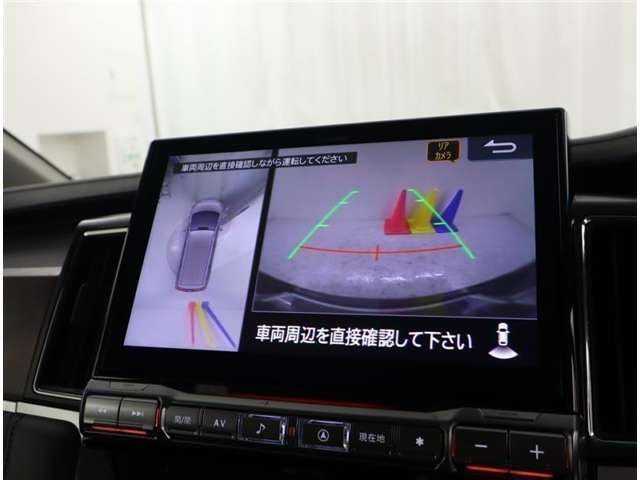 全周囲モニターが付いているので周囲や後方確認が非常にしやすいです。今や運転初心者も熟練者も必須装備！ついていて損はないですね♪