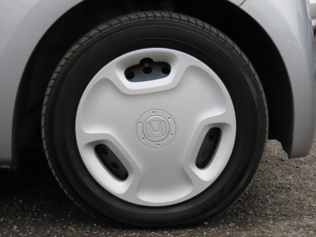 純正のホイールカバーを履いてます！