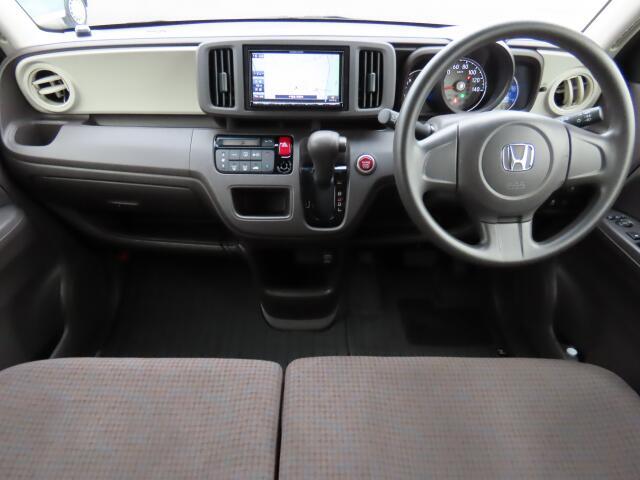 内外装の清掃・ガラス系ボディコーティングをCARクリーニング専門業者が施工いたしますので大変清潔。オリックス自動車ではみなさまに快適なドライブをお約束。