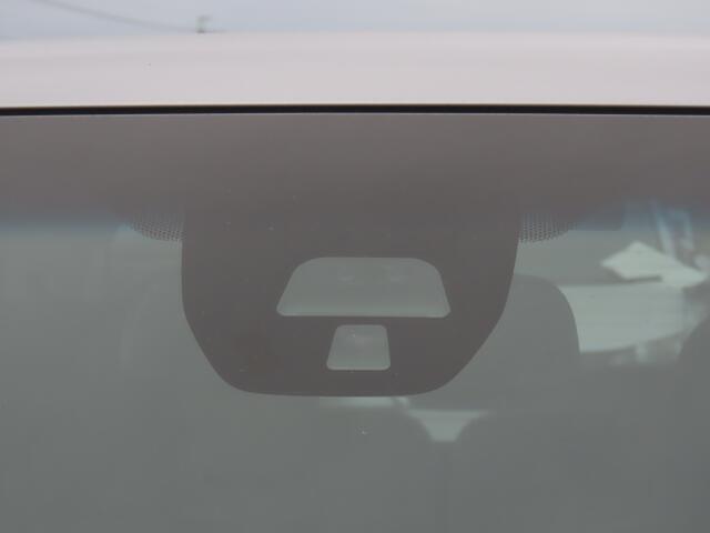 安心の衝突被害軽減装置付きです