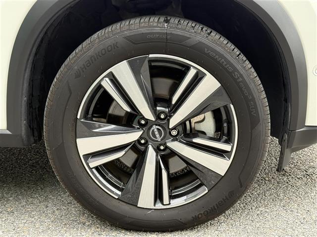 ☆純正アルミホイールで足回りもかっこよくきまってます♪