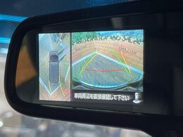 【マルチアラウンドモニター】専用のカメラにより、上から見下ろしたような視点で360度クルマの周囲を確認することができます☆死角部分も確認しやすく、狭い場所での切り返しや駐車もスムーズに行えます。