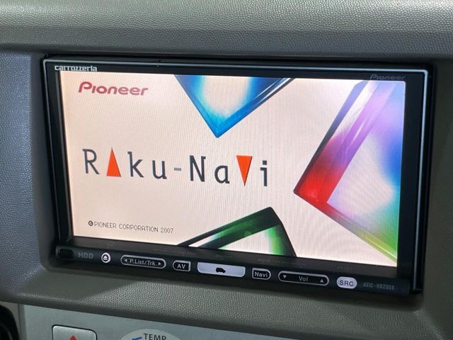 【ナビゲーション】使いやすいナビで目的地までしっかり案内してくれます。各種オーディオ再生機能も充実しており、お車の運転がさらに楽しくなります！！