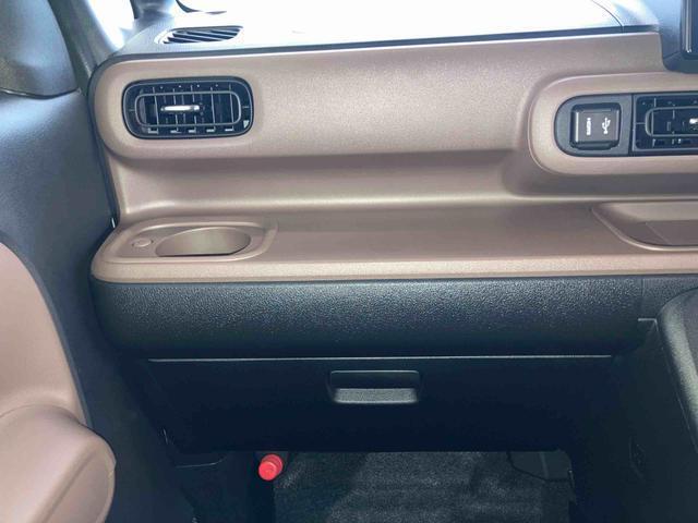 ダイハツのお店では、ダイハツを知り尽くしたプロフェッショナルが、専用の診断機器を使って各システムを点検。