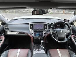 【　オ【インパネ全体】全方位で視界が広く、高い目線で運転もしやすいです！ートエアコン　】車内温度を感知して自動で温度調整をしてくれるのでいつでも快適な車内空間を創り上げます！