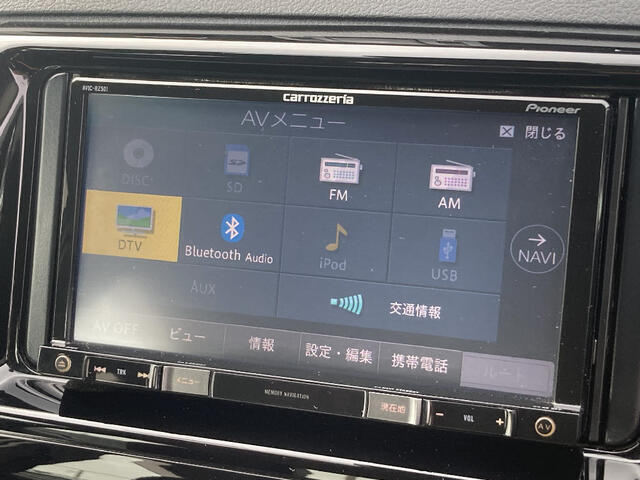 ●仕入れ段階で徹底したチェックを行い、厳しい審査にパスした車だけを展示・販売しています。弊社ではこれをプロチェックと呼び、数十の独自チェック項目に基づき、車の状態を調べ上げています。