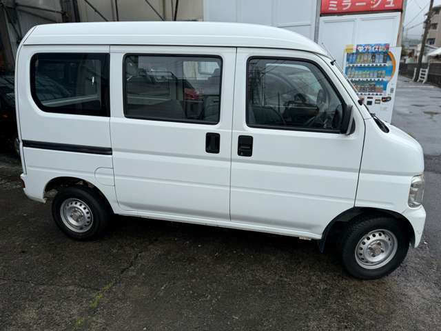 エアコン効きます。軽快な走りで何処にでも行けます。