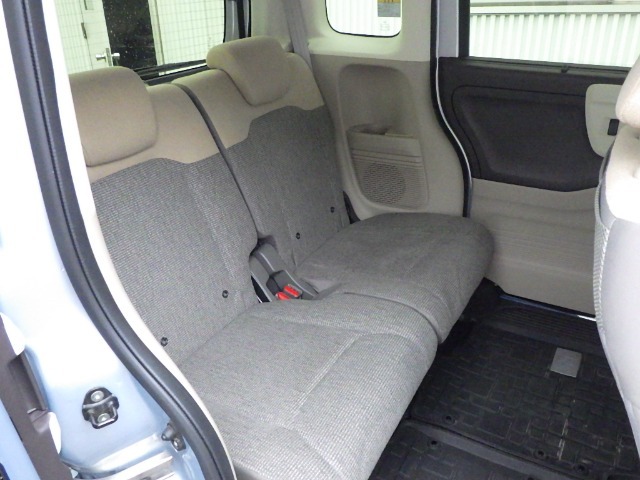 ■内装■車内はベージュを基調としていますので落ち着いた雰囲気を味わうことができます。