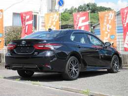 人気のカムリ、入庫しました！！