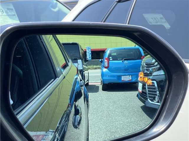 ブラインドスポットモニター★後方側から接近してくる車両等を検知して危険を知らせしてくれる大変便利な機能です！