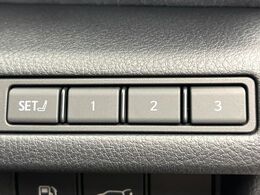 【メモリー機能付きパワーシート】ドライバーごとに設定したシート位置を記憶して、ボタン一つで切り替えできる便利な機能！運転する方が複数名いらっしゃるご家庭におすすめです♪