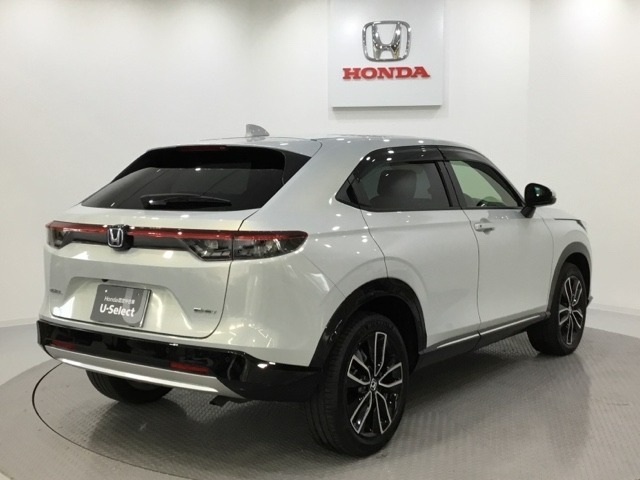 Honda認定中古車 U-Selectは3つの安心をお約束します。　1　Hondaのプロが整備した安心。 2　第三者機関がチェックした安心。　3　購入後もHondaが保証する安心。