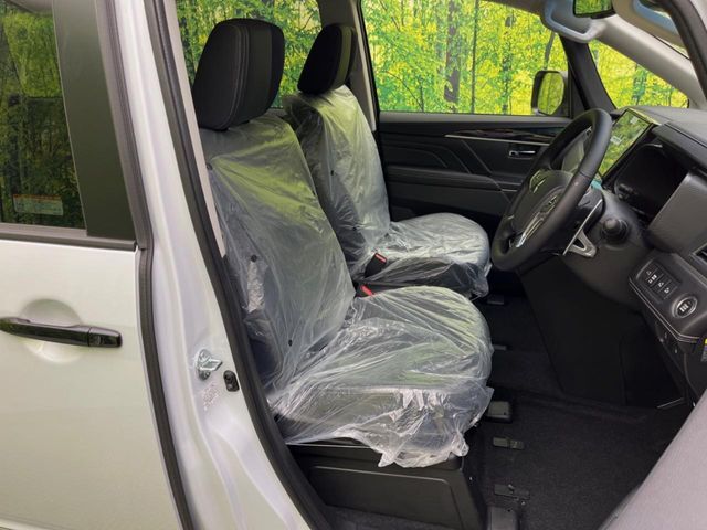 もちろん車内はキレイです♪よりクリーンな状態をキープしたいお客様には『ナノゾーンコート』がおすすめ！新型コロナウイルス対策や、除菌・消臭に効果を発揮し多くの方にご好評いただいております。
