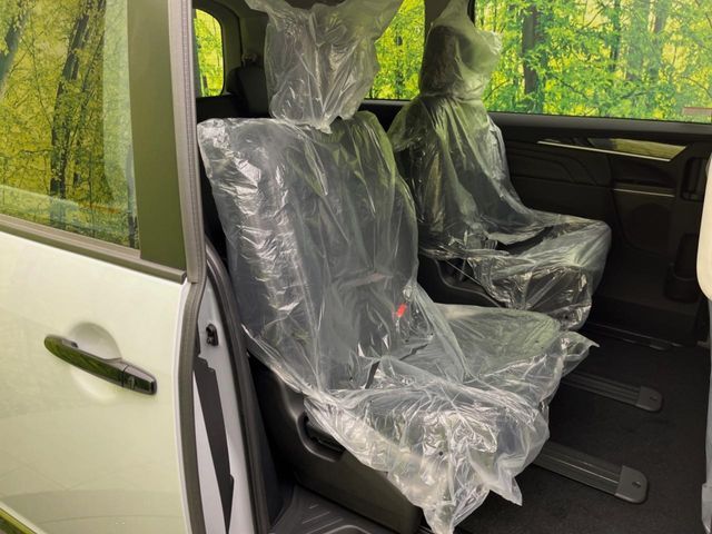 高品質なオリジナルフロアマットもオプションにてご用意しております。お好きなデザインやカラーをお車に合わせて選んでいただくことができます♪