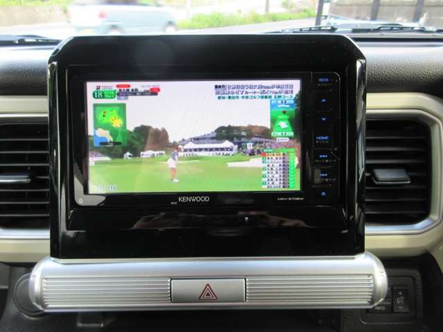 当店の展示車両は【価格・装備・状態】にこだわり仕入れ専属スタッフが日々仕入れを行っております！そのお陰で全国からお問合せを頂き、在庫回転率がとても早い為、常に新鮮な中古車を取り揃えております。