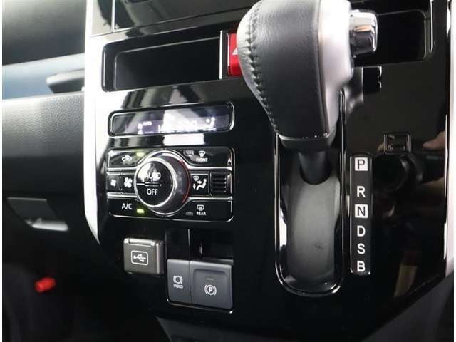 操作しやすいシフトレバーです！