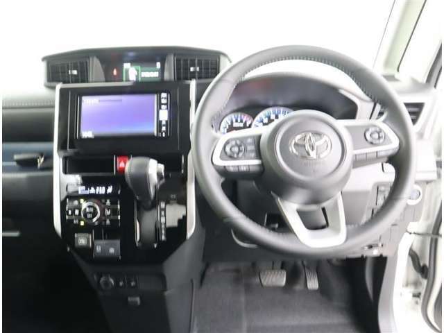 運転しやすいレイアウトアウトで運転しやすいです。