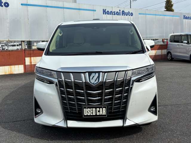 関西オートでは新車から中古車まで、車の事なら価格・品質共にナンバー1をめざしております。良質な在庫を取り揃えてますので是非一度ご来店下さい。