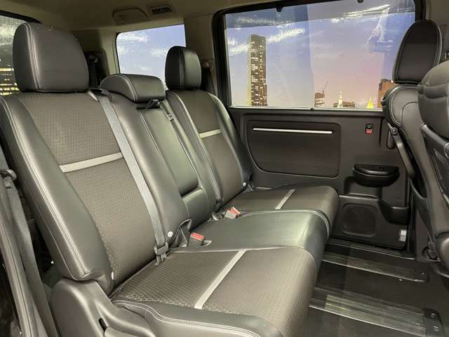 車内もキレイで嫌な臭いもありません☆車内の臭い、汚れが気になる方は内装のスチームクリーナーも施工可能です♪