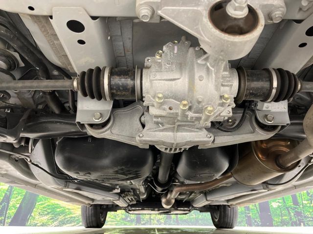 下回りがきれいなうちに、防錆加工の施工がオススメ。降雪地域はもちろん、沿岸部にお住いの方や、趣味でマリン・ウィンタースポーツをされる方にご好評いただいております。