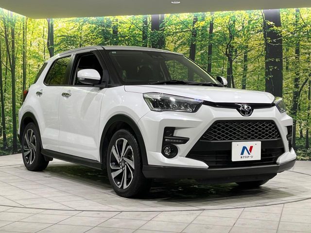 高透明度のガラス皮膜で撥水はもちろん、上質なツヤ・光沢を実現。紫外線や酸性雨から大切な愛車を保護し、色あせ・劣化を防止。「弾スプラッシュコート」、「弾プリミッサコート」からお選びいただけます。