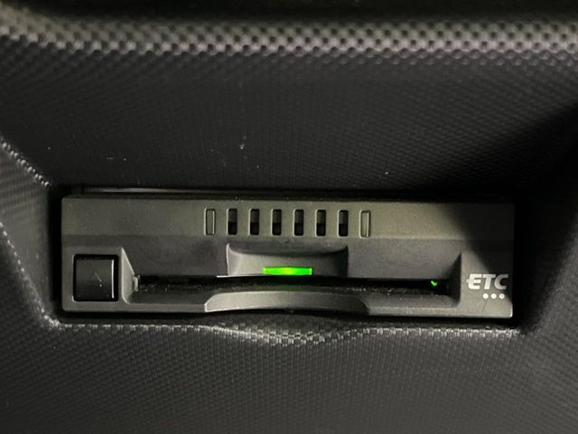 【ETC】高速道路の料金所をストレスなく通過！話題のスポットやサービスエリアに多い「スマートIC」利用時は必須のアイテムです。当店でセットアップを実施、ご納車当日からすぐにご利用いただけます！