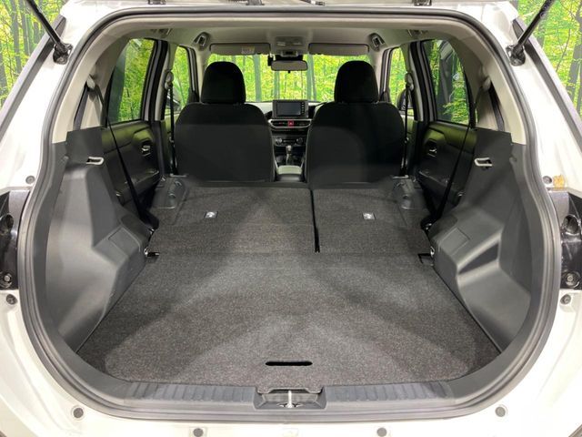 普段のお買い物や通勤、送迎等に十分な荷室スペースを確保しております。セカンドシートを倒すと、大きな荷物の積載も可能です♪