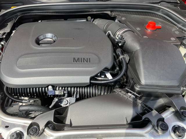 MINIを熟知したメカニックによる、360度にわたる納車前点検。