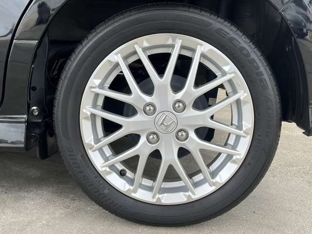【◆お車のご提案力！◆】中古車業界20年のスタッフ。SS業務一筋のスタッフ。整備士あがりのスタッフなど経験豊富なスタッフがお客様にピッタリの1台をご提案！