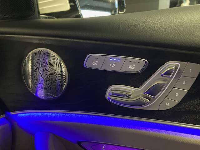 全国へのご納車を承っておりますので遠隔地のお客様にもご安心いただけます。（費用に関しましては、別途お見積りさせていただきます。）勿論、日本全国の正規ディーラーにて保証が受けられます。