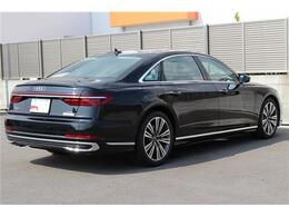 電動サンブラインド (リヤ/リヤサイド)。